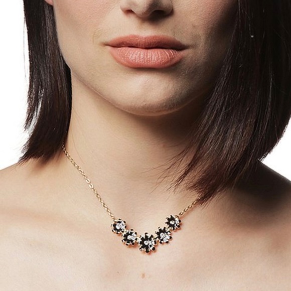 🌸Floral Austrian crystal necklace - Picture 2 of 2